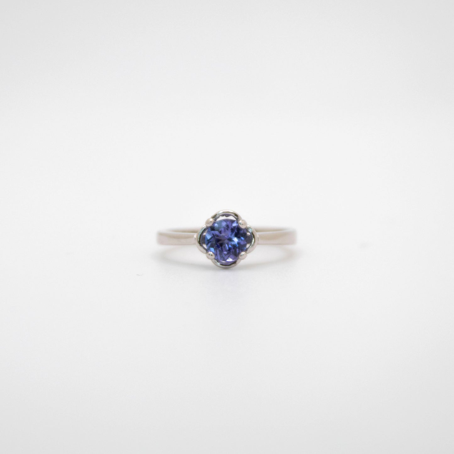 Round Cut Flower Ring