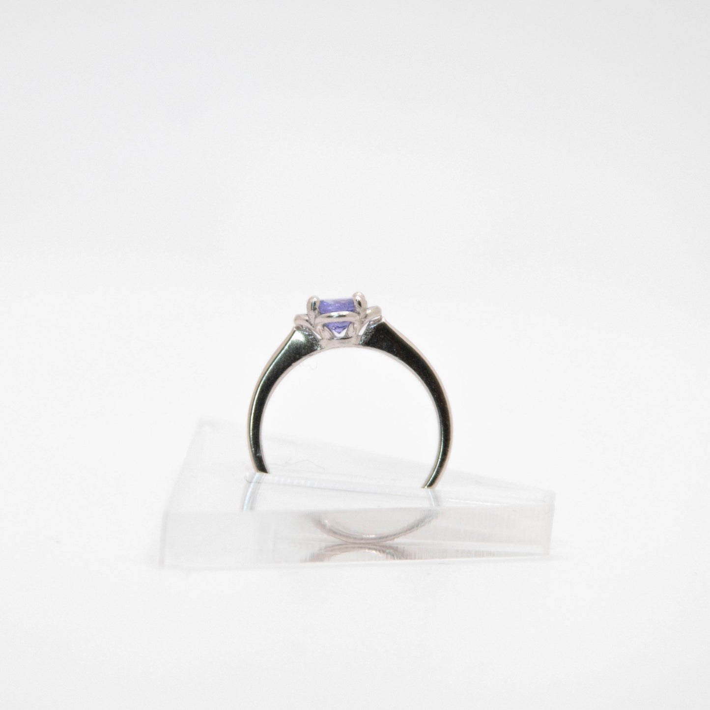 Round Cut Flower Ring
