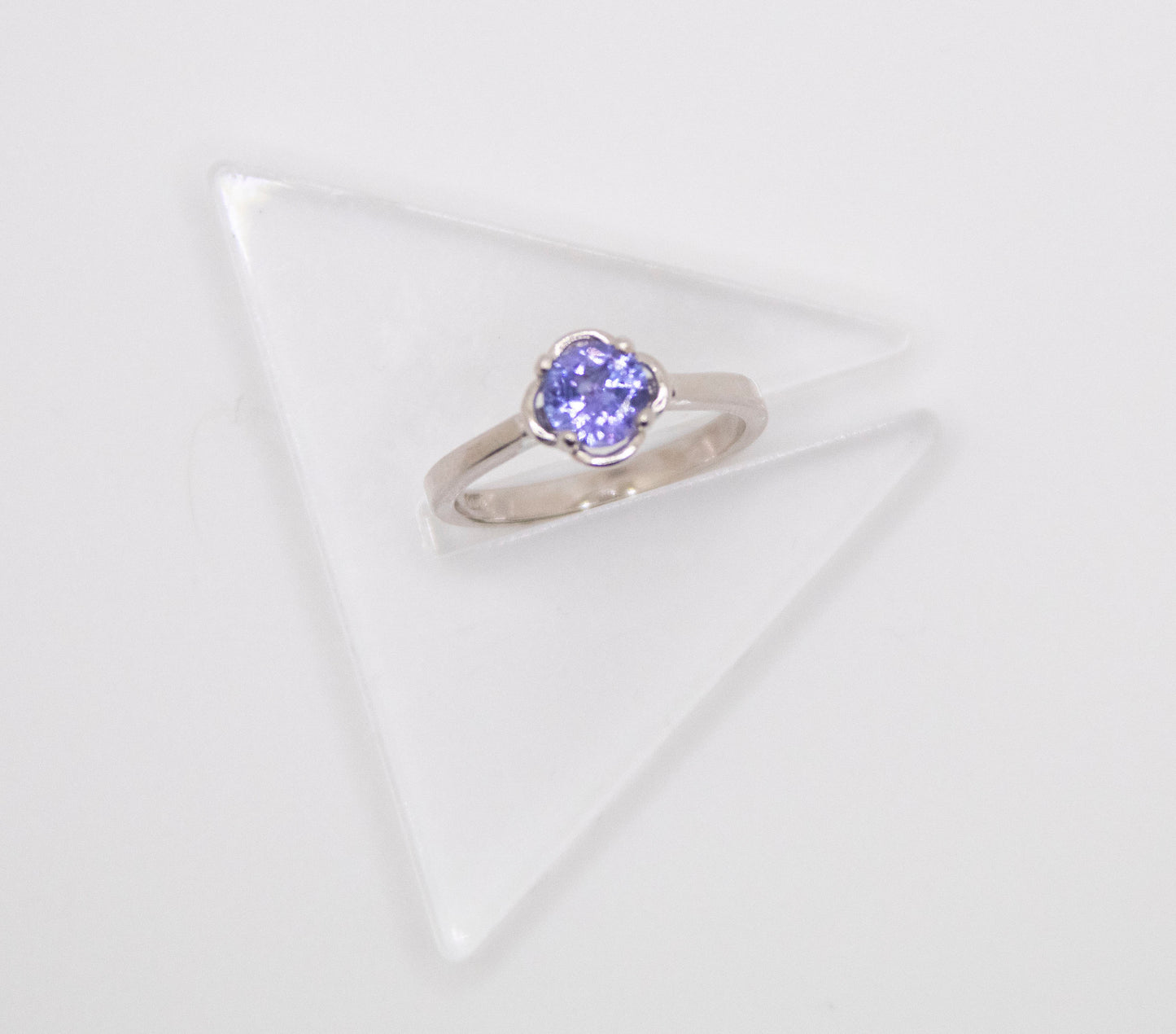 Round Cut Flower Ring