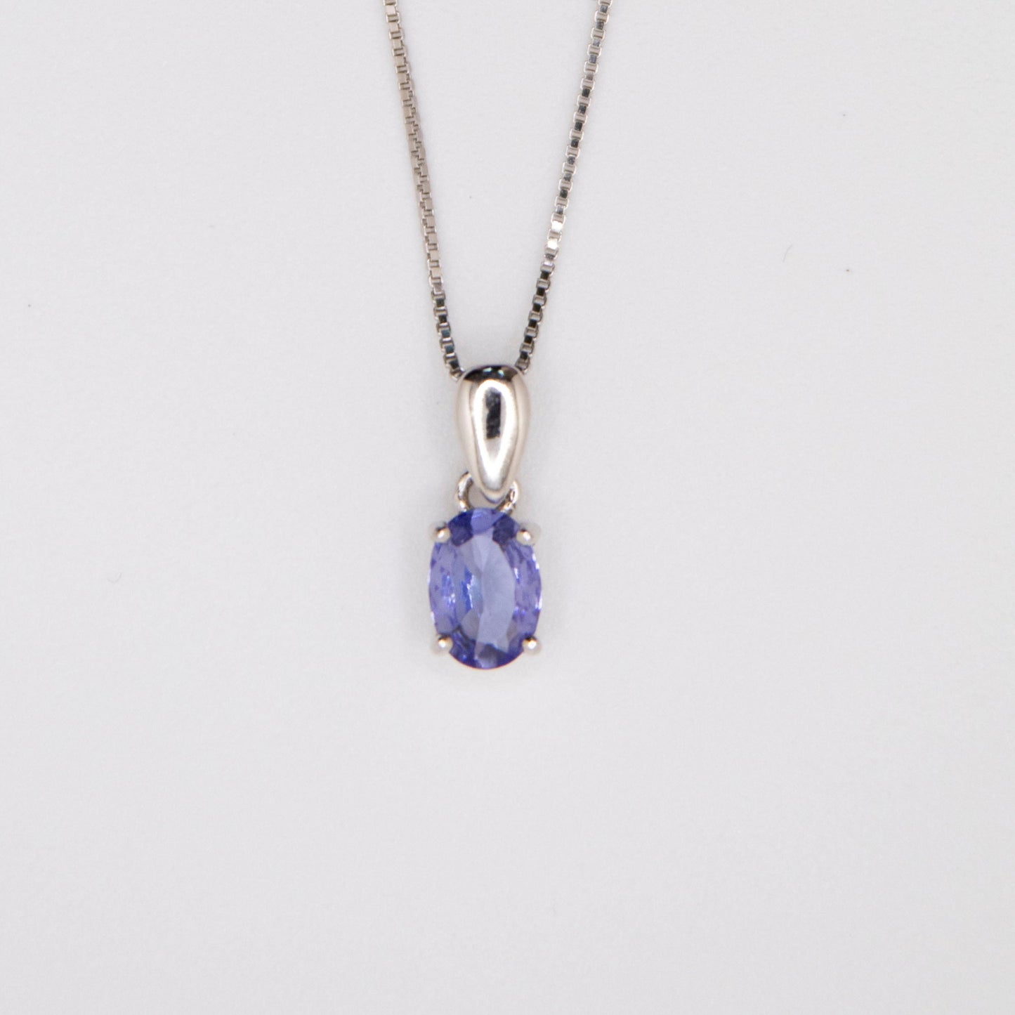 Solitaire Oval Cut Tanzanite Pendant Necklace