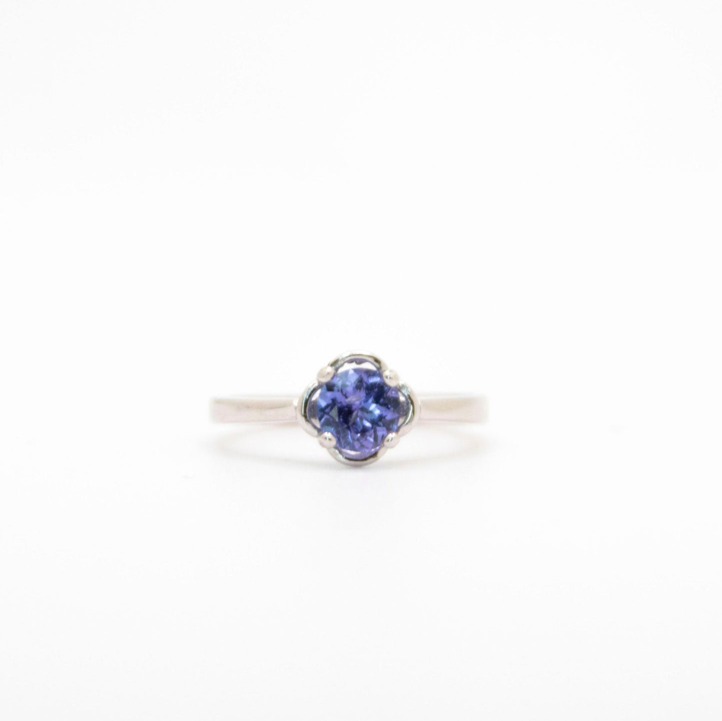 Round Cut Flower Ring