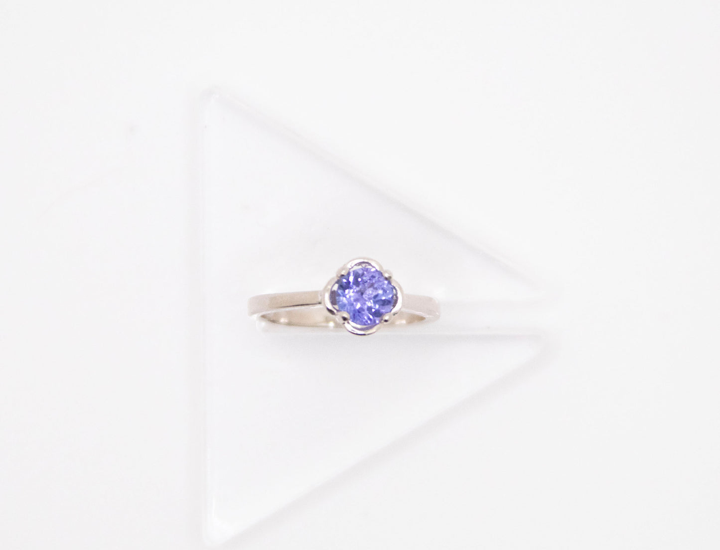 Round Cut Flower Ring