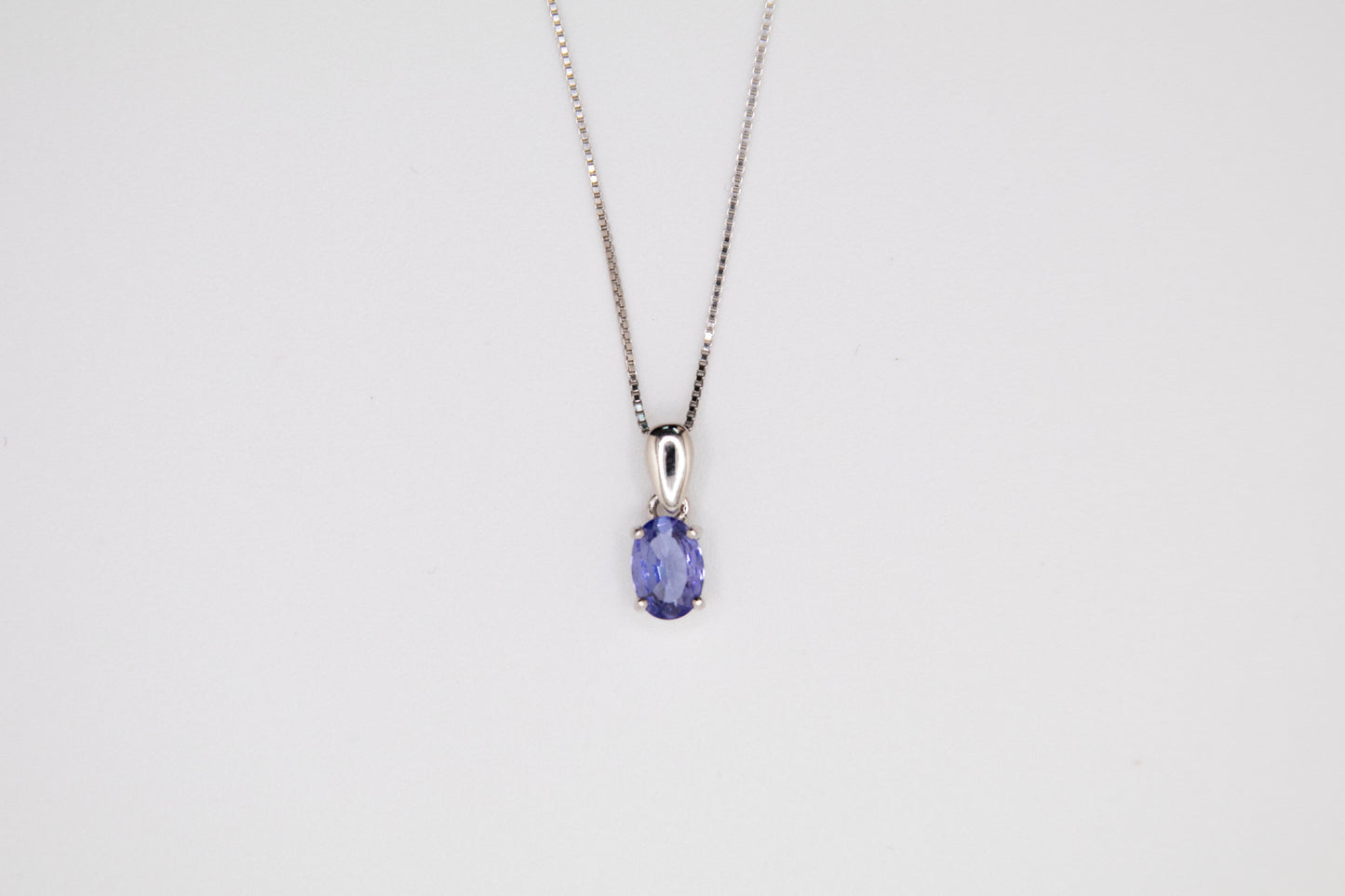 Solitaire Oval Cut Tanzanite Pendant Necklace